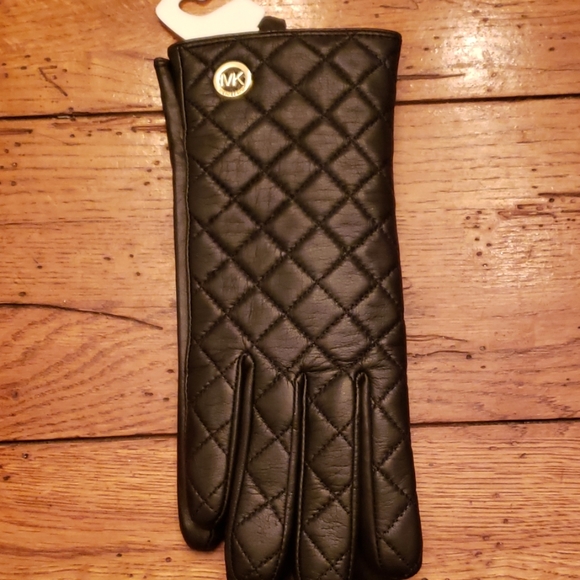 NWT - MICHAEL KORS WOMAN'S Leather Gloves w/Touch - Picture 1 of 6